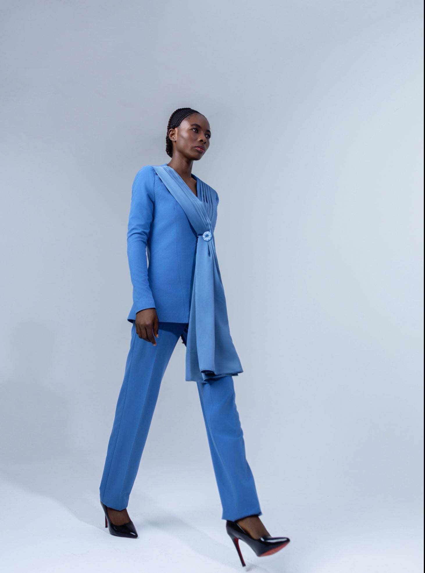 Tray suit